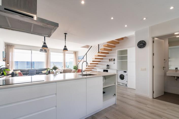 Image No.14-3 Bed Townhouse for sale