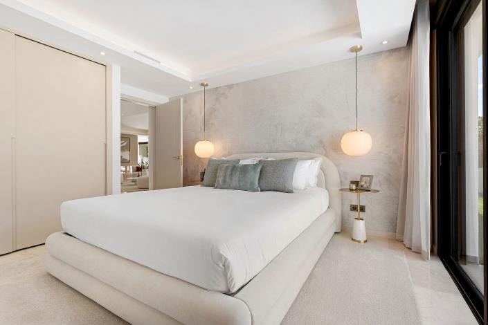 Image No.36-5 Bed Villa for sale