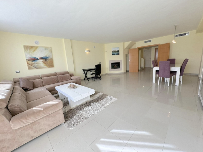 Image No.8-3 Bed Townhouse for sale