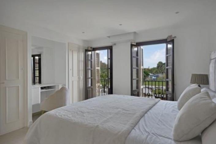 Image No.11-4 Bed Townhouse for sale