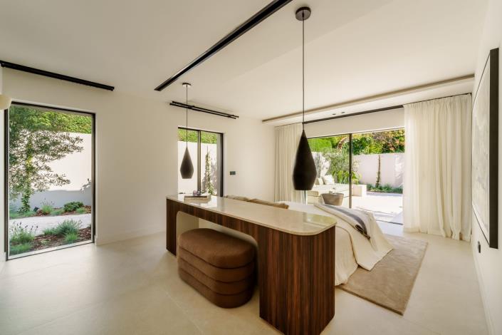 Image No.9-5 Bed Villa for sale