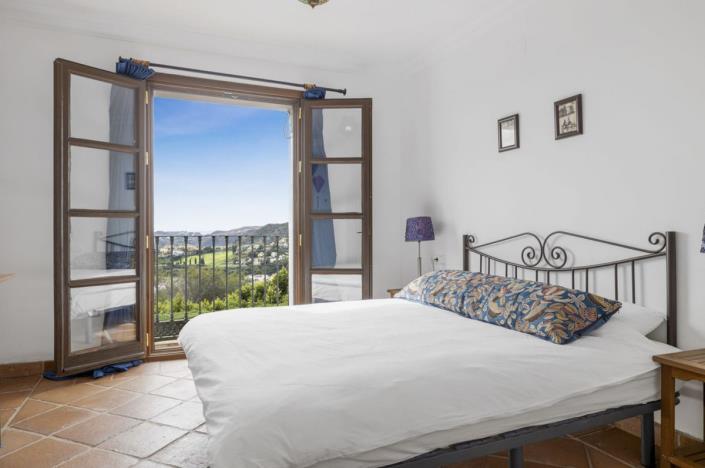 Image No.9-4 Bed Villa / Detached for sale