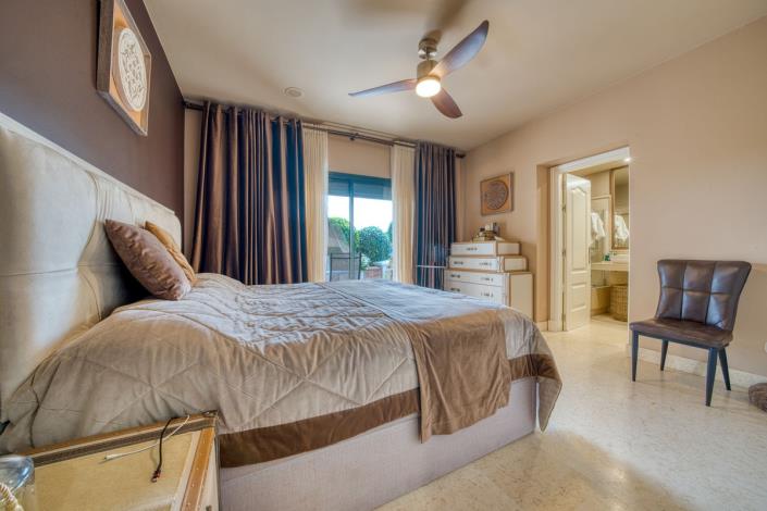 Image No.22-5 Bed Apartment for sale