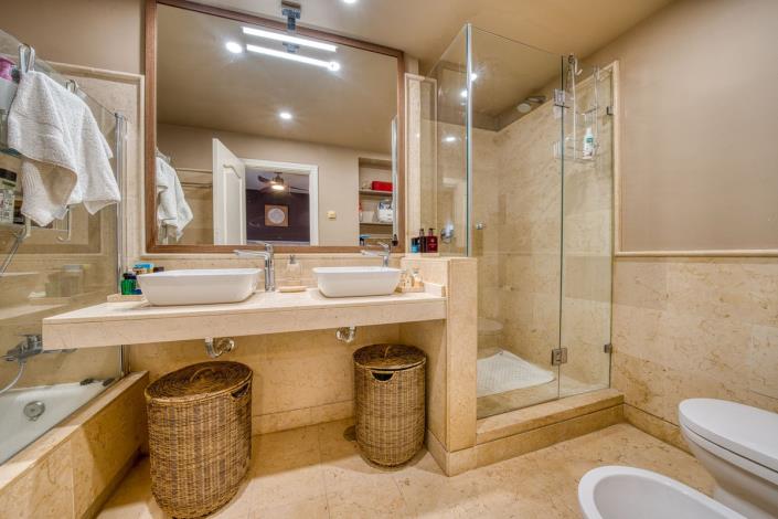 Image No.23-5 Bed Apartment for sale