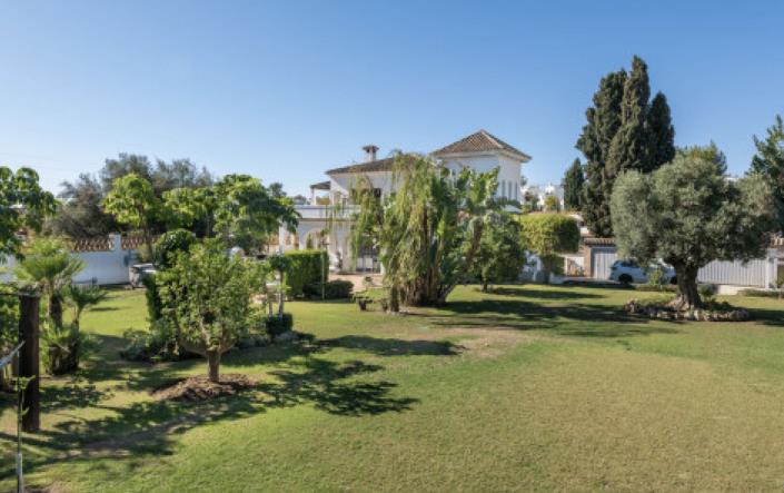 Image No.2-5 Bed Villa for sale