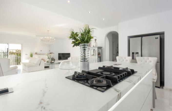 Image No.9-5 Bed Villa for sale