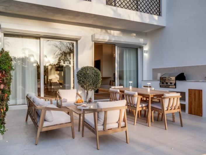 Image No.10-4 Bed Townhouse for sale