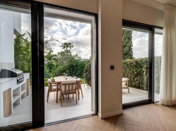 Image No.24-4 Bed Townhouse for sale