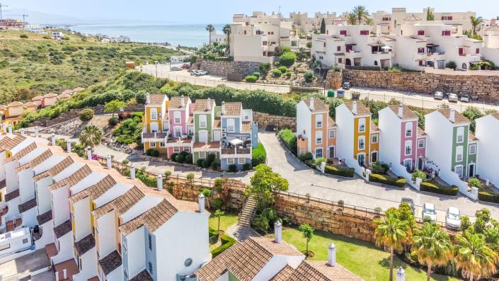 Image No.25-3 Bed Townhouse for sale