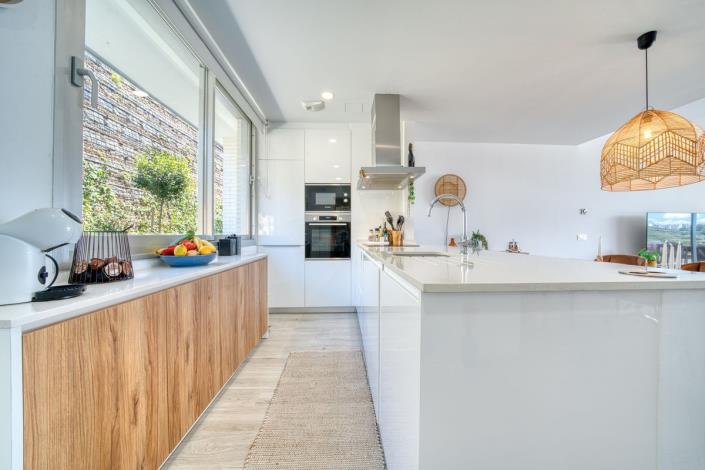 Image No.11-3 Bed Townhouse for sale