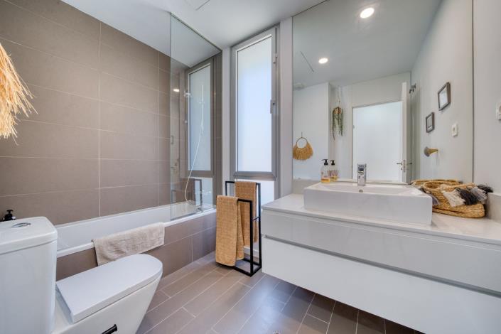 Image No.26-3 Bed Townhouse for sale