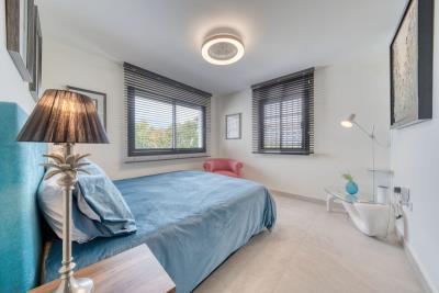 11-20939a0134ad724a8cb2a801094d15a4