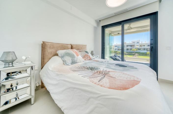 Image No.10-2 Bed Apartment for sale