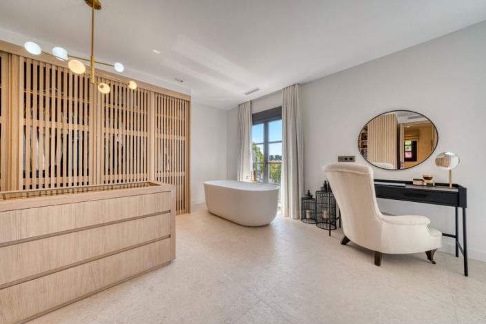 Image No.31-Maison de ville de 4 chambres à vendre à Naguelles