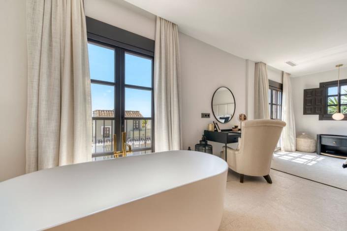 Image No.34-Maison de ville de 4 chambres à vendre à Naguelles