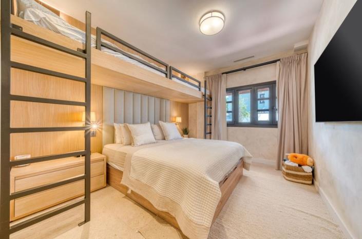 Image No.45-Maison de ville de 4 chambres à vendre à Naguelles