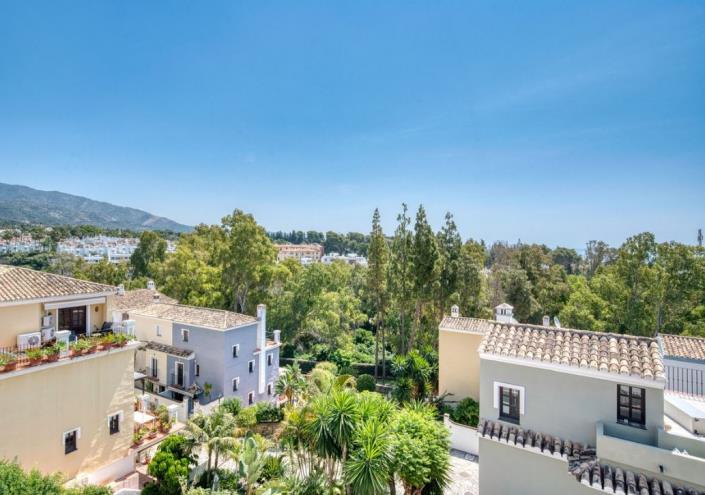 Image No.52-Maison de ville de 4 chambres à vendre à Naguelles