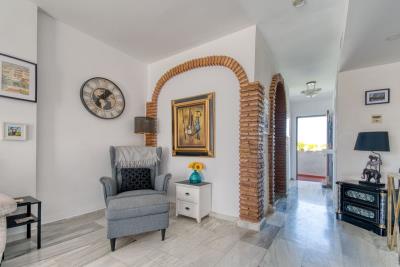 10-bb915d1cb19341576dcdc994b81ab9c5