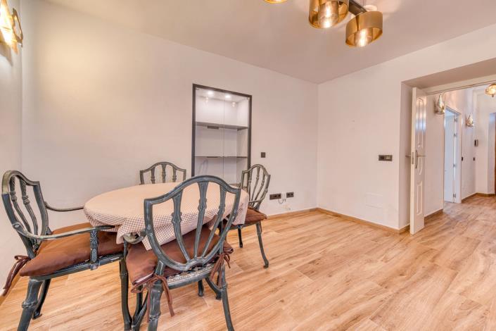 Image No.7-2 Bed Townhouse for sale