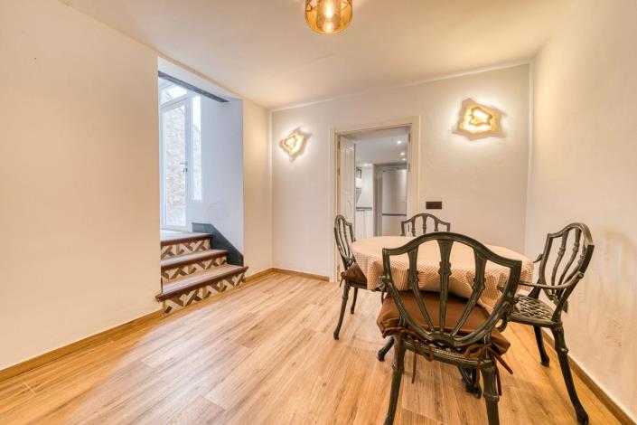 Image No.10-2 Bed Townhouse for sale