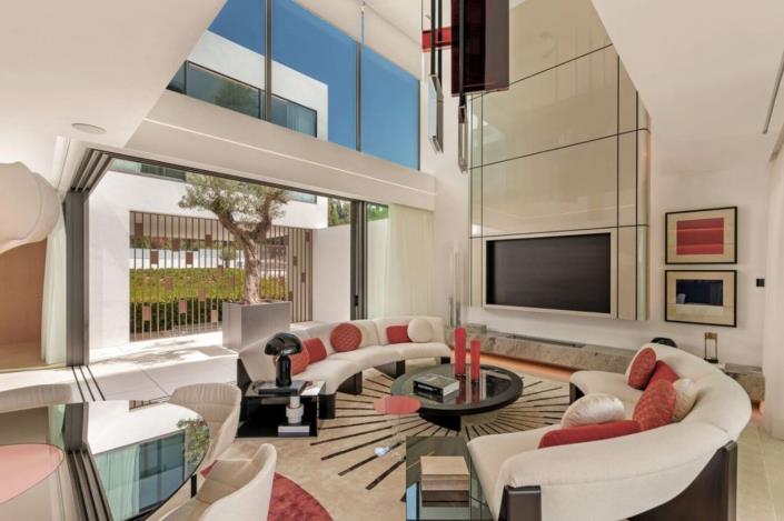 Image No.25-4 Bed Villa for sale