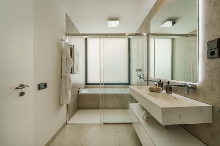 Image No.14-5 Bed Semi-Detached for sale