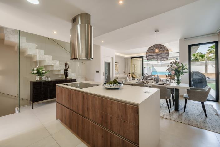 Image No.17-5 Bed Semi-Detached for sale