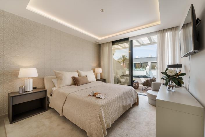 Image No.25-5 Bed Semi-Detached for sale