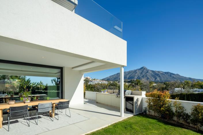 Image No.2-5 Bed Villa for sale