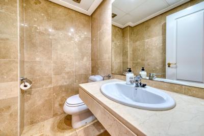 10-bb915d1cb19341576dcdc994b81ab9c5