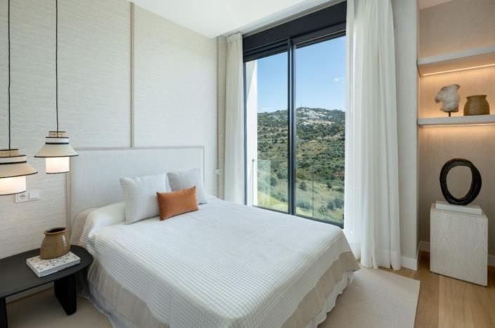 Image No.15-4 Bed Semi-Detached for sale