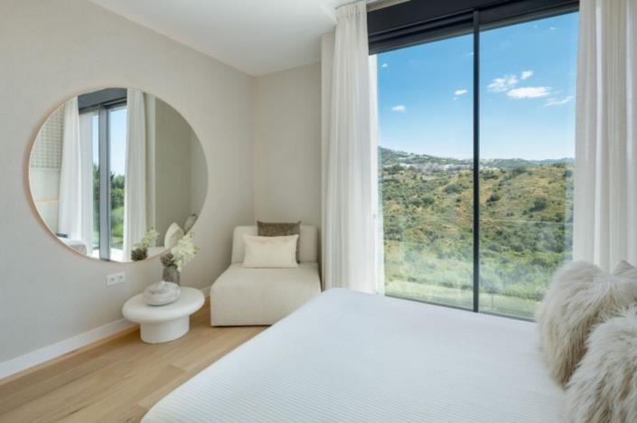 Image No.18-4 Bed Semi-Detached for sale