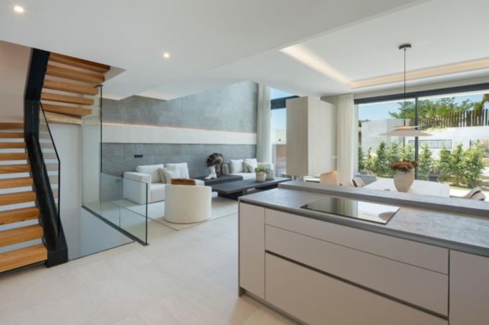 Image No.27-4 Bed Semi-Detached for sale