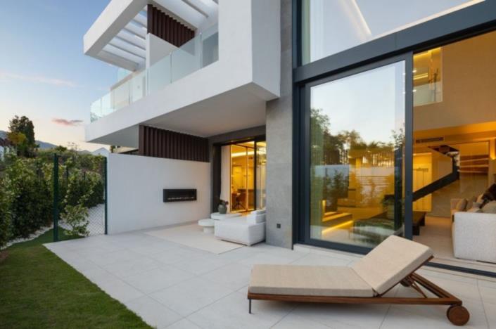 Image No.32-4 Bed Semi-Detached for sale