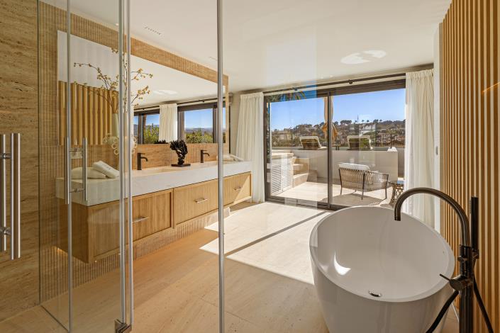 Image No.8-Villa de 6 chambres à vendre à Nueva Andalucia