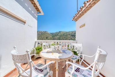 3-e898b2bb2a2fdfd06d2c39894dce8316