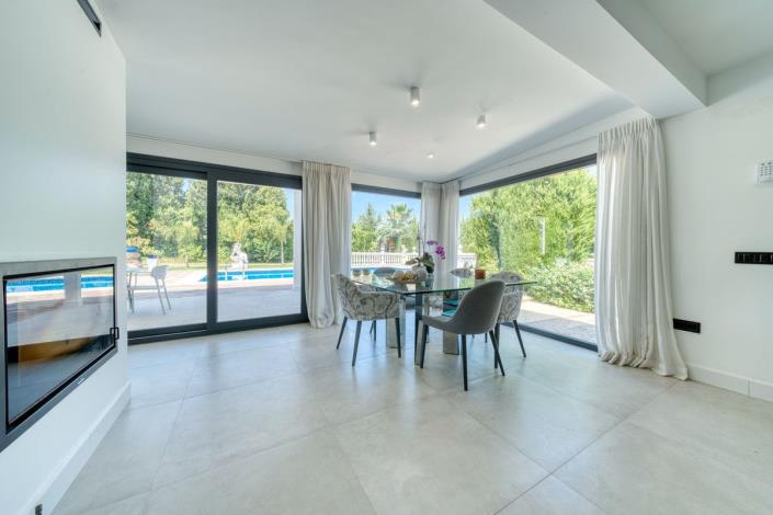 Image No.12-4 Bed Villa for sale