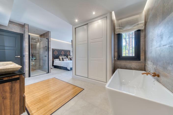 Image No.17-4 Bed Villa for sale