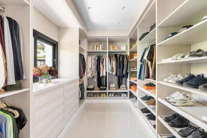 Image No.37-5 Bed Villa for sale