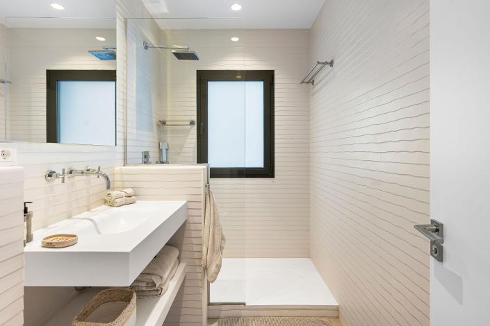 Image No.44-5 Bed Villa for sale