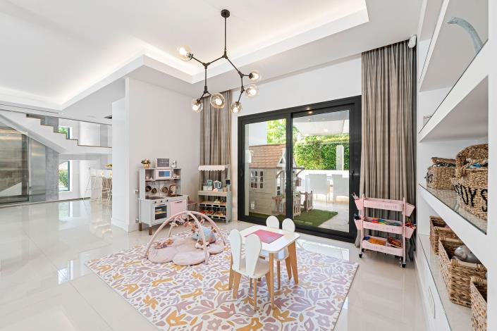 Image No.60-5 Bed Villa for sale