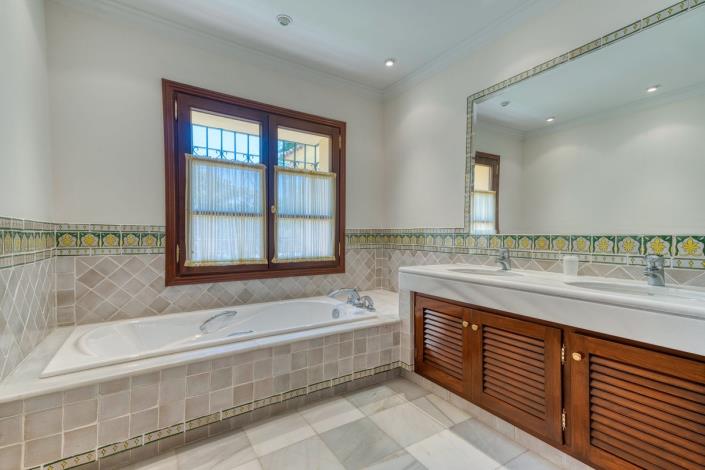 Image No.37-Villa de 6 chambres à vendre à La Zagaleta