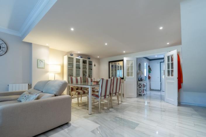 Image No.8-3 Bed Townhouse for sale