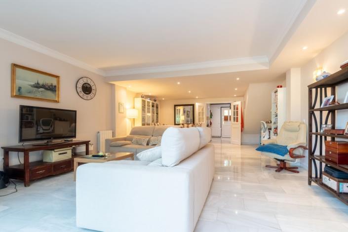 Image No.10-3 Bed Townhouse for sale