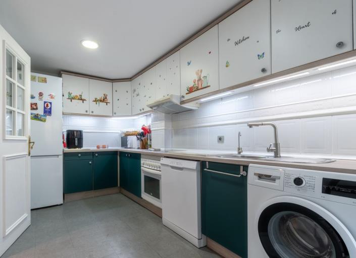 Image No.14-3 Bed Townhouse for sale