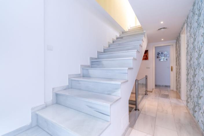 Image No.26-3 Bed Townhouse for sale