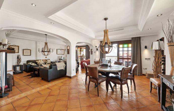 Image No.3-Maison de ville de 4 chambres à vendre à Nueva Andalucia