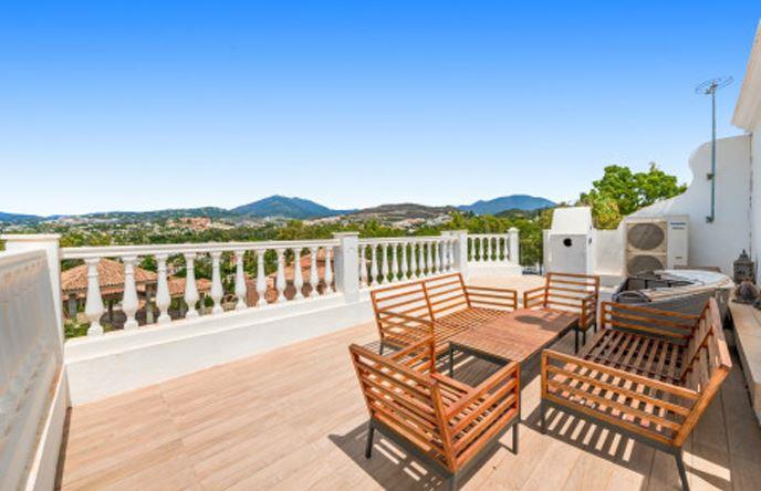 Image No.2-Maison de ville de 4 chambres à vendre à Nueva Andalucia