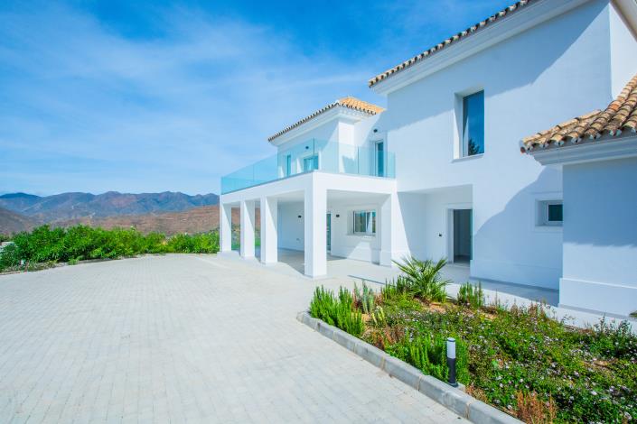 Image No.10-4 Bed Villa for sale