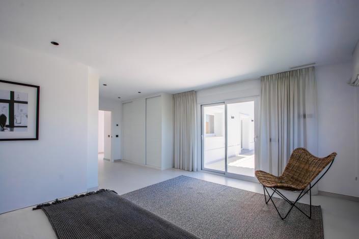 Image No.33-4 Bed Villa for sale